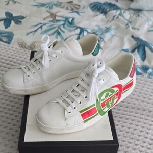 Gucci White Leather Sneakers with Red & Green Stripe Logo